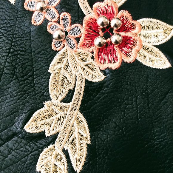 ROMEO &JULIET COUTURE WOMEN EMBROIDERED FAUX LEATHER MINI SKIRT SIZE S - Picture 6 of 10